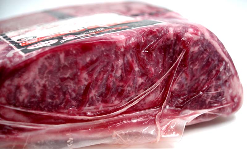 Sili`den Wagyu`dan rosto sigir eti, BMS 6-7 zinciri olmadan yariya bolunmus, sigir eti, et / Agricola Mollendo SA - yaklasik 2-3 kg - vakum