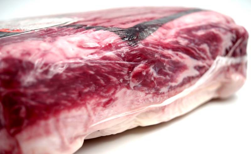 Sili`den Wagyu`dan rosto sigir eti, BMS 6-7 zinciri olmadan yariya bolunmus, sigir eti, et / Agricola Mollendo SA - yaklasik 2-3 kg - vakum