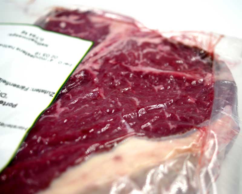 Porterhouse Steak 25 dni suchy zrajici z bavorskych jalovic, hovezi maso, maso z Nemecka - cca 0,7 kg - vakuum