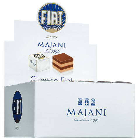 Centodadi Fiat Classico, espositore, chocolats etages, creme de noisettes et d`amandes, Majani - 1 013 g - afficher