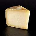 Pecorino Il Grezzo, sheep`s cheese, matured for approximately 5 months - approx. 200 g - vacuum Pecorino Il Grezzo, sheep`s cheese, matured for approximately 5 months - approx. 200 g - vacuum