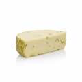 Pecorino Pistachio, cheese preparation made from sheep`s milk, quarter wheel - approx. 800 g - vacuum Pecorino Pistachio, cheese preparation made from sheep`s milk, quarter wheel - approx. 800 g - vacuum